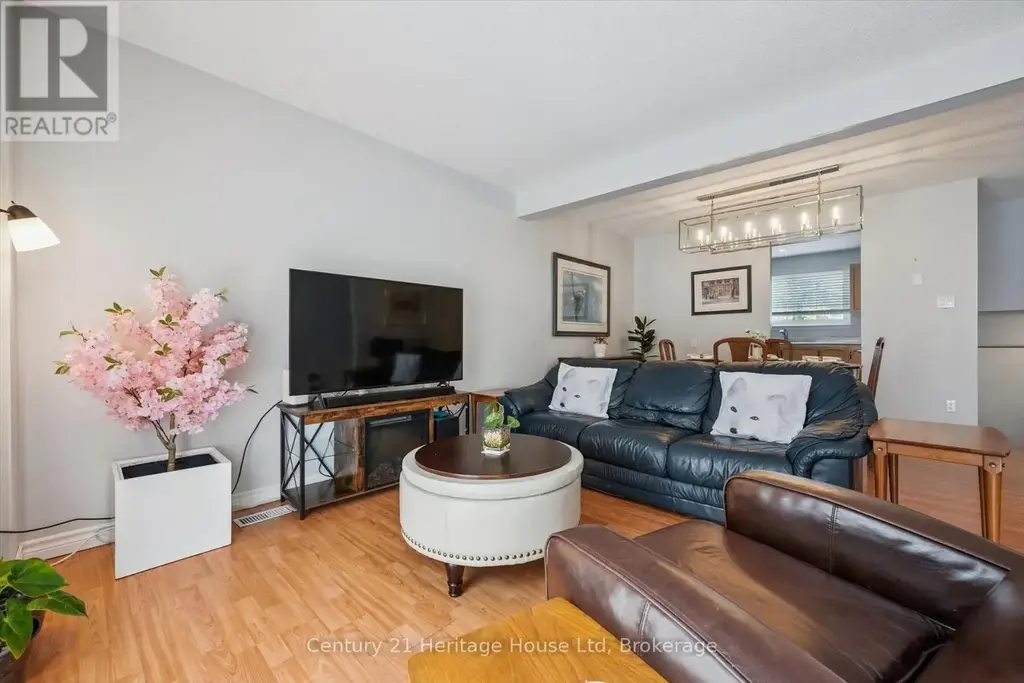 15 - 201 Silvercreek Parkway N, Guelph (Junction/Onward Willow)